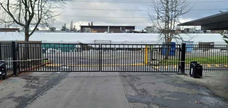 commercial electric gates