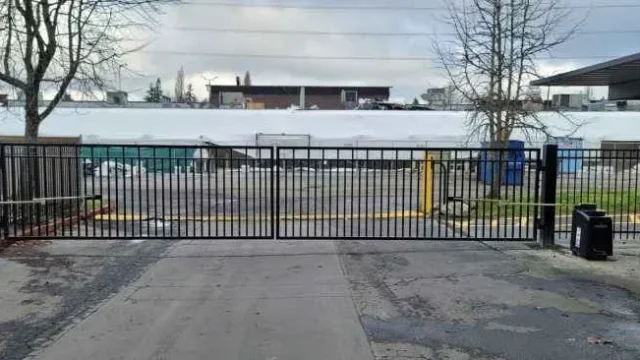 commercial electric gates